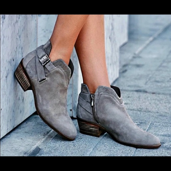 Vince Camuto Suede Exposed Ankle Booties Panthea - Picture 2 of 12